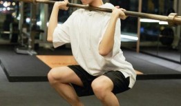 王俊凯吃瓜娱乐视频下载,揭秘明星幕后趣事